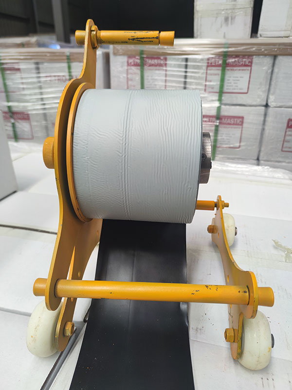 小型防腐膠帶纏繞機